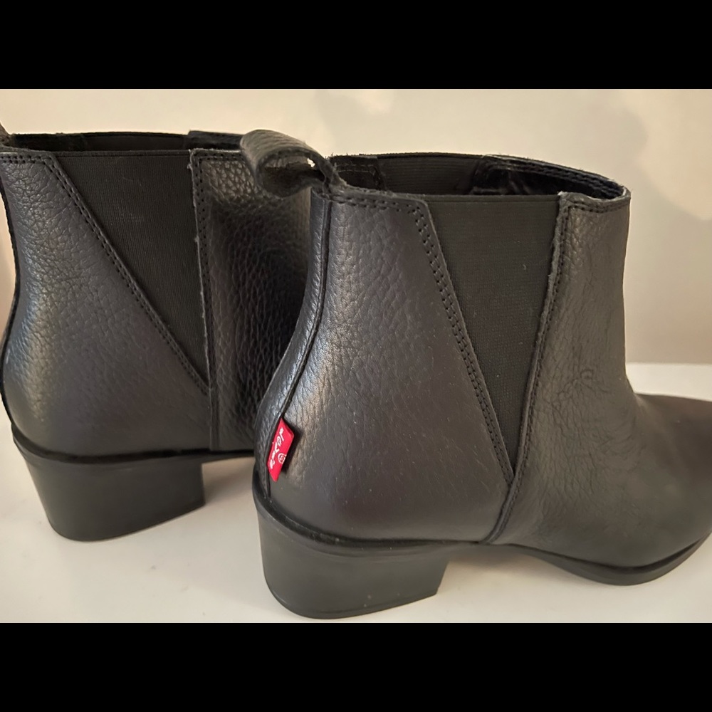 Levi’s Leather Booties - Picture 2 of 5